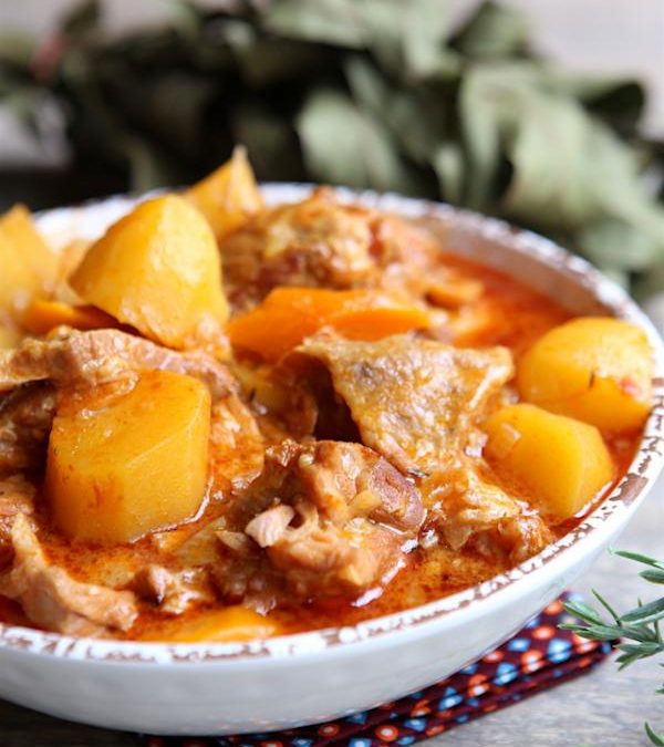 Sauté de veau aux pommes de terre et carottes